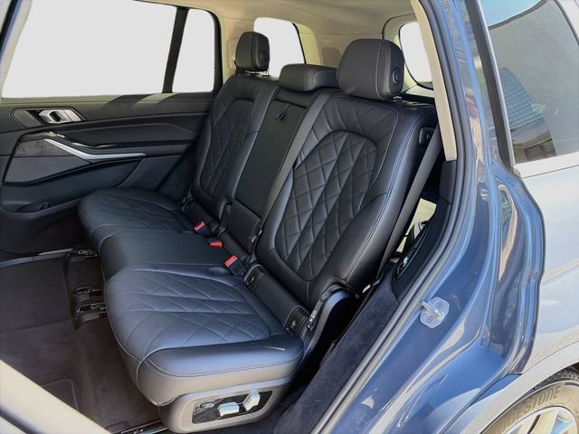 Used 2024 BMW X7 xDrive40i AWD/4WD image 25