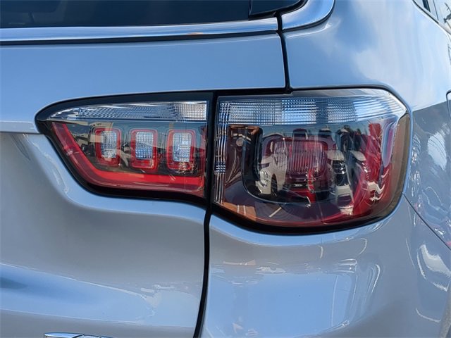 Used 2024 Jeep Compass Latitude image 11