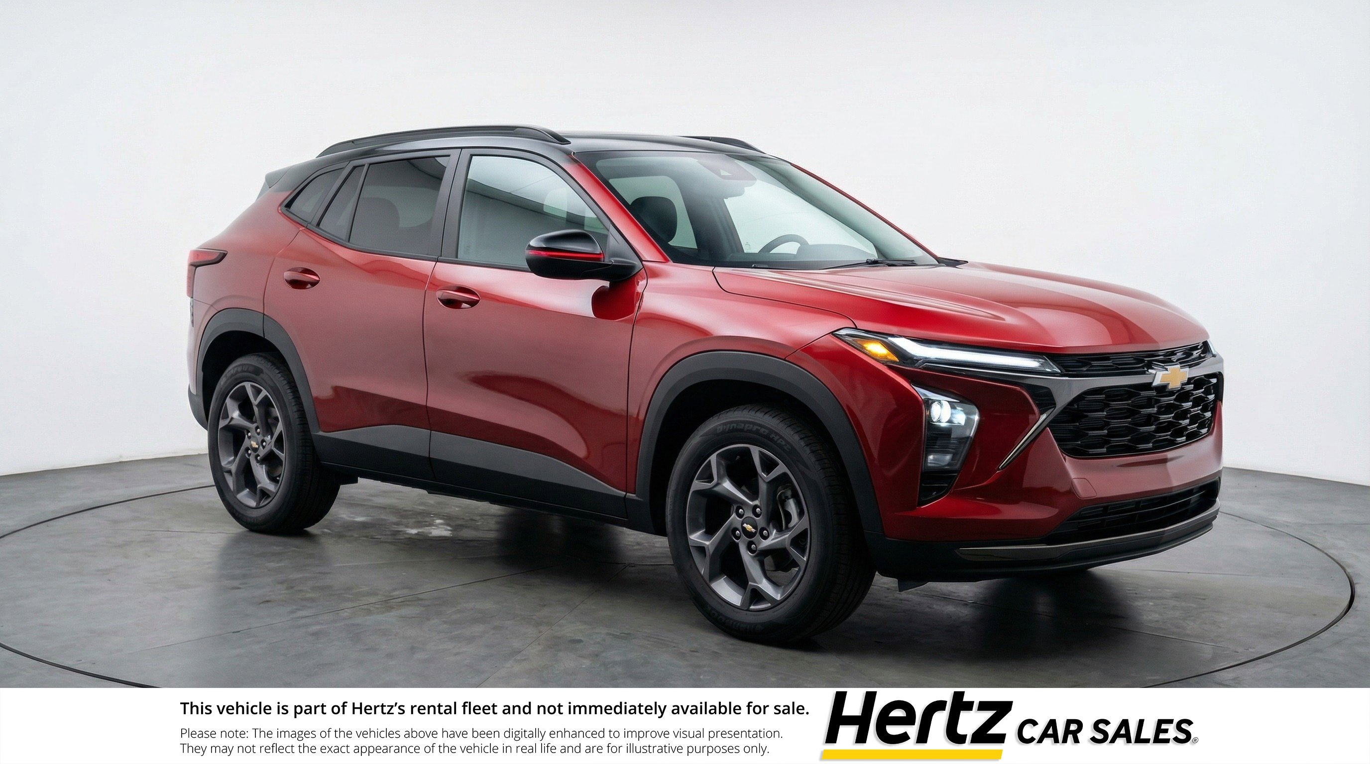 Used 2025 Chevrolet Trax LT FWD image 1