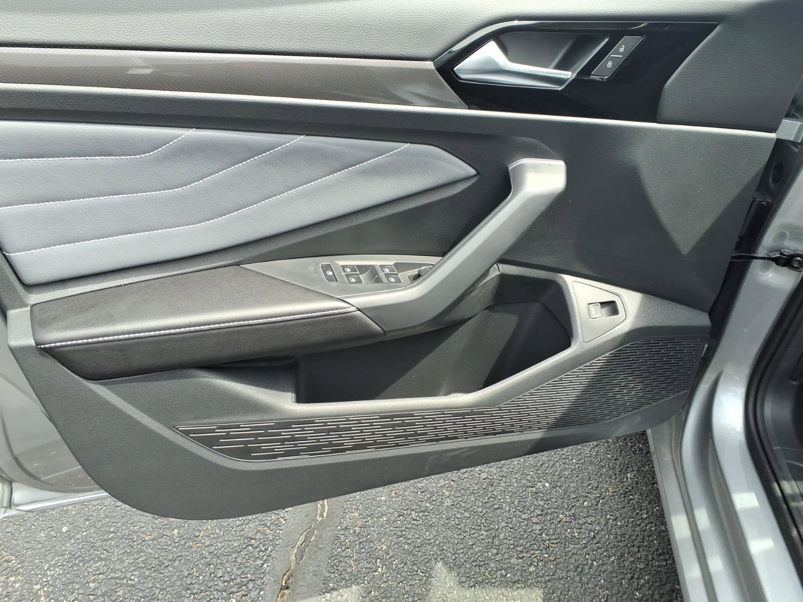 New 2026 Volkswagen Jetta SEL image 9