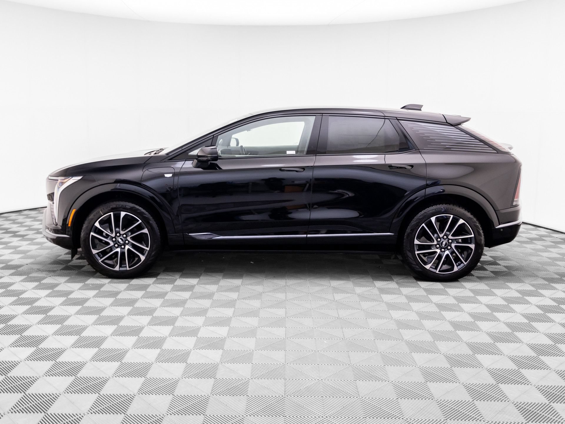 New 2027 Cadillac Optiq Sport w/ LPO, Floor Liner Package AWD/4WD image 2