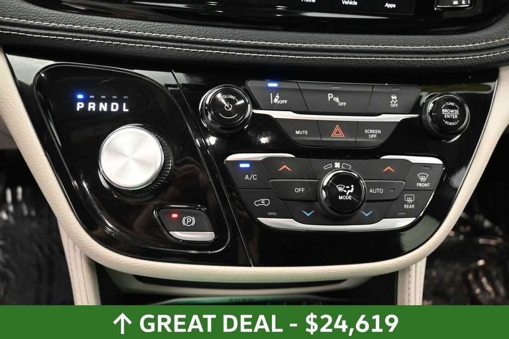 Used 2023 Chrysler Pacifica Limited FWD image 33