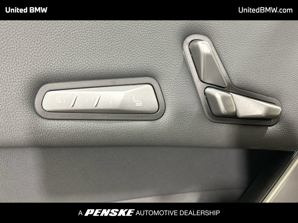 Used 2026 BMW iX xDrive60 w/ M Sport Package AWD/4WD image 12
