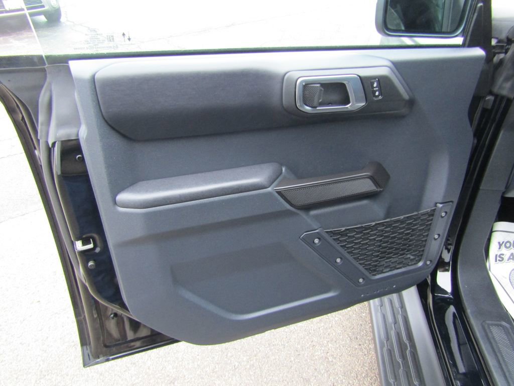 Used 2025 Ford Bronco Outer Banks AWD/4WD image 11