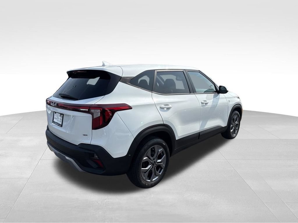 Certified 2024 Kia Seltos LX AWD/4WD image 7