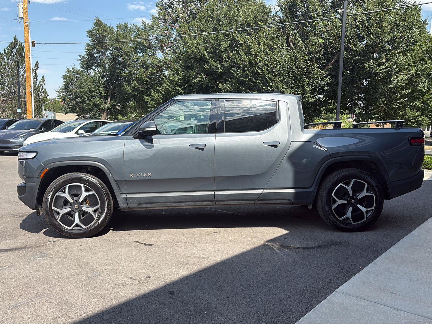 Used 2022 Rivian R1T Adventure AWD/4WD image 5