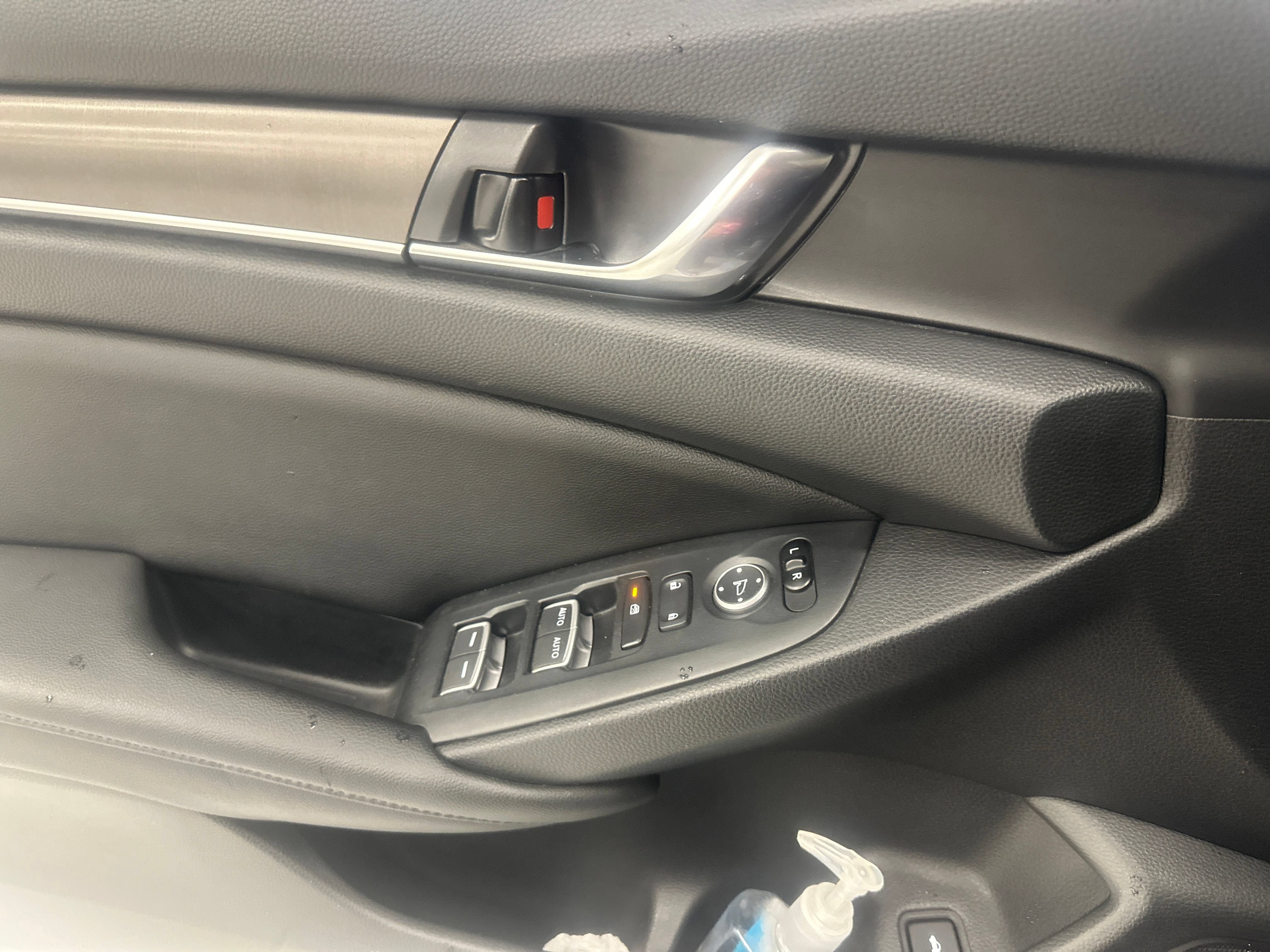 Used 2019 Honda Accord Hybrid image 3