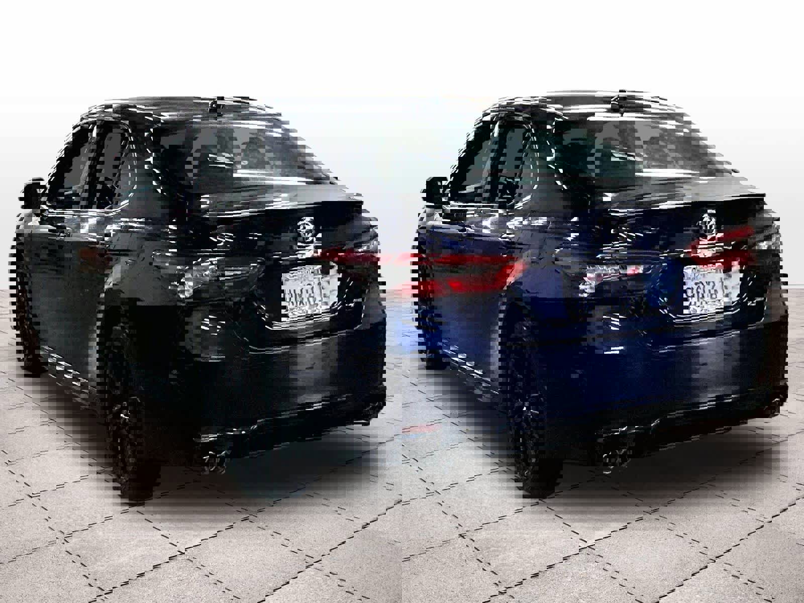 Used 2022 Toyota Camry XSE FWD image 13