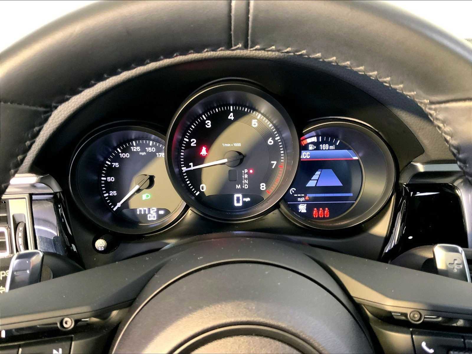 Certified 2024 Porsche Macan image 29