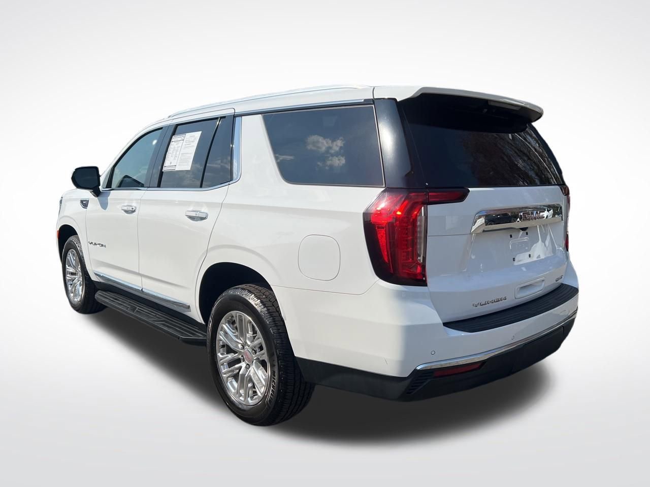 Used 2021 GMC Yukon SLT image 3