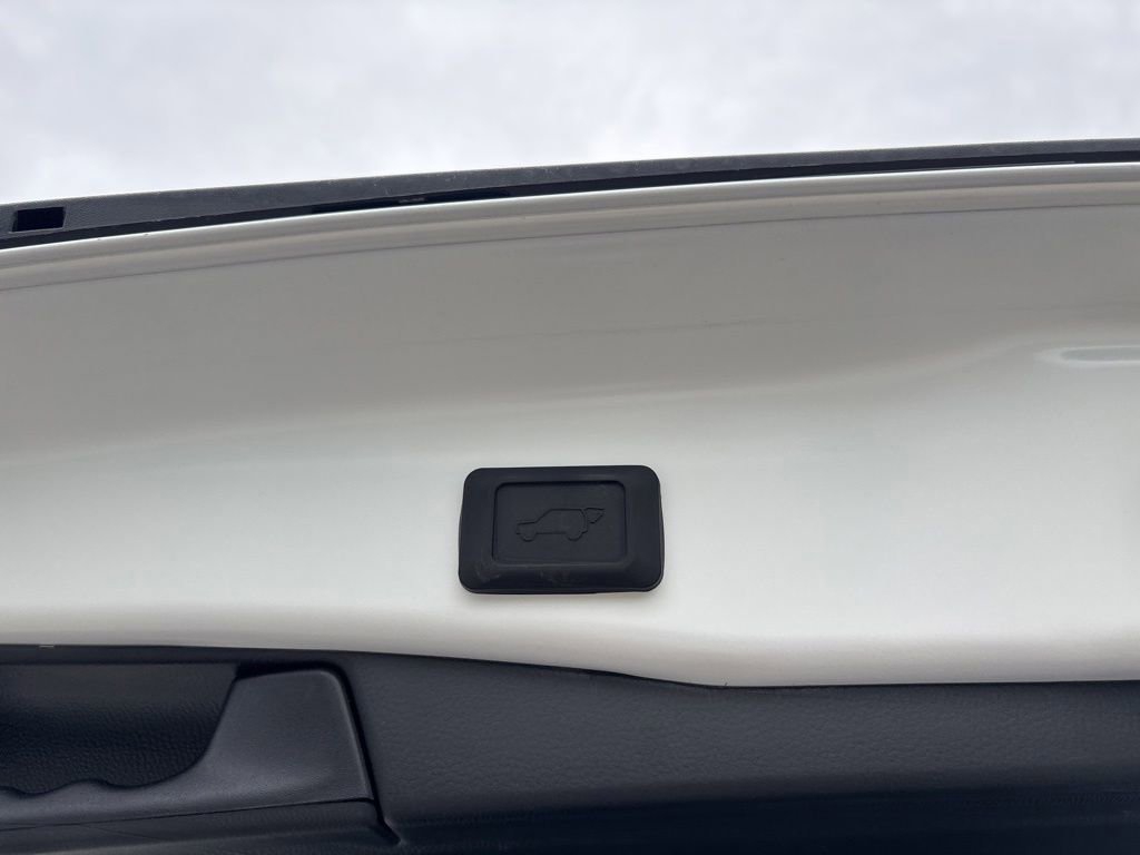 Used 2025 Toyota RAV4 XLE Premium FWD image 45