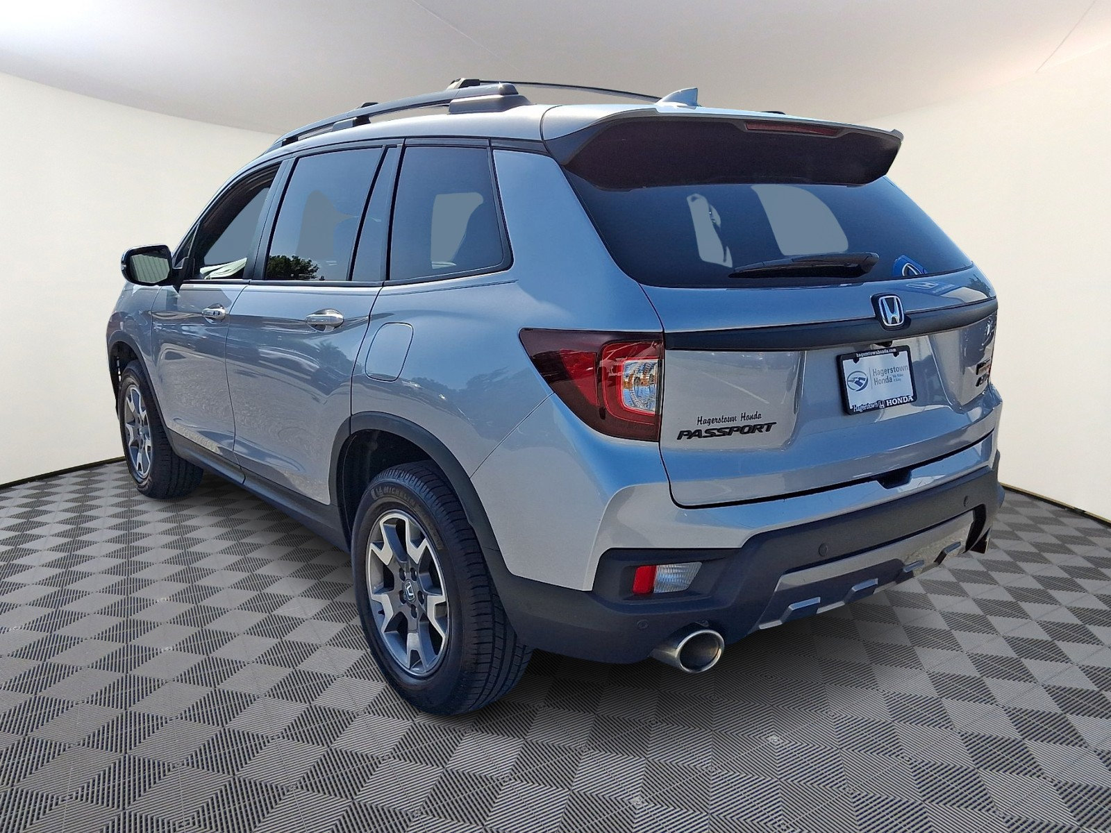 Used 2023 Honda Passport TrailSport image 4