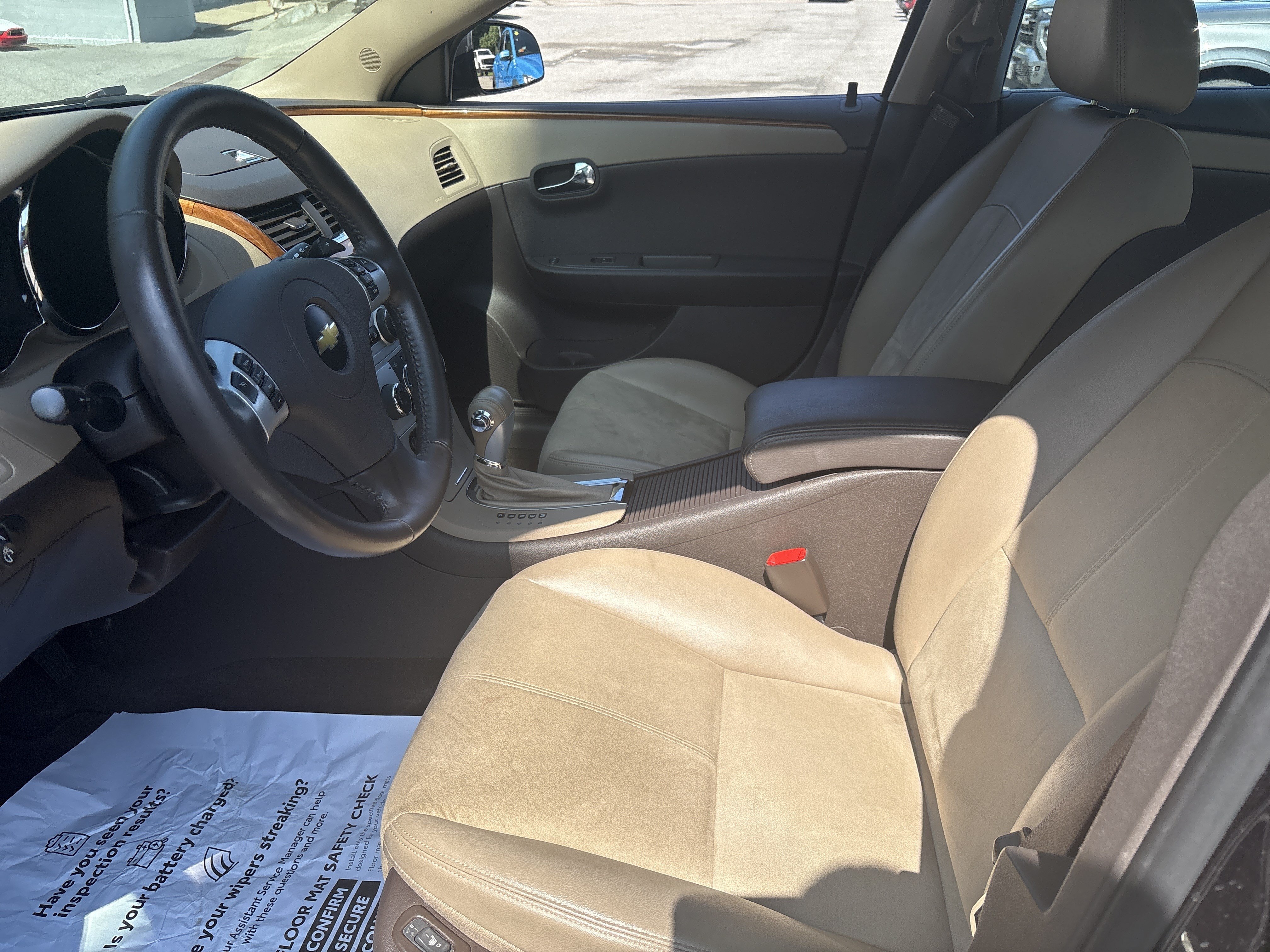 Used 2009 Chevrolet Malibu LT w/ Rear Power Package FWD image 12