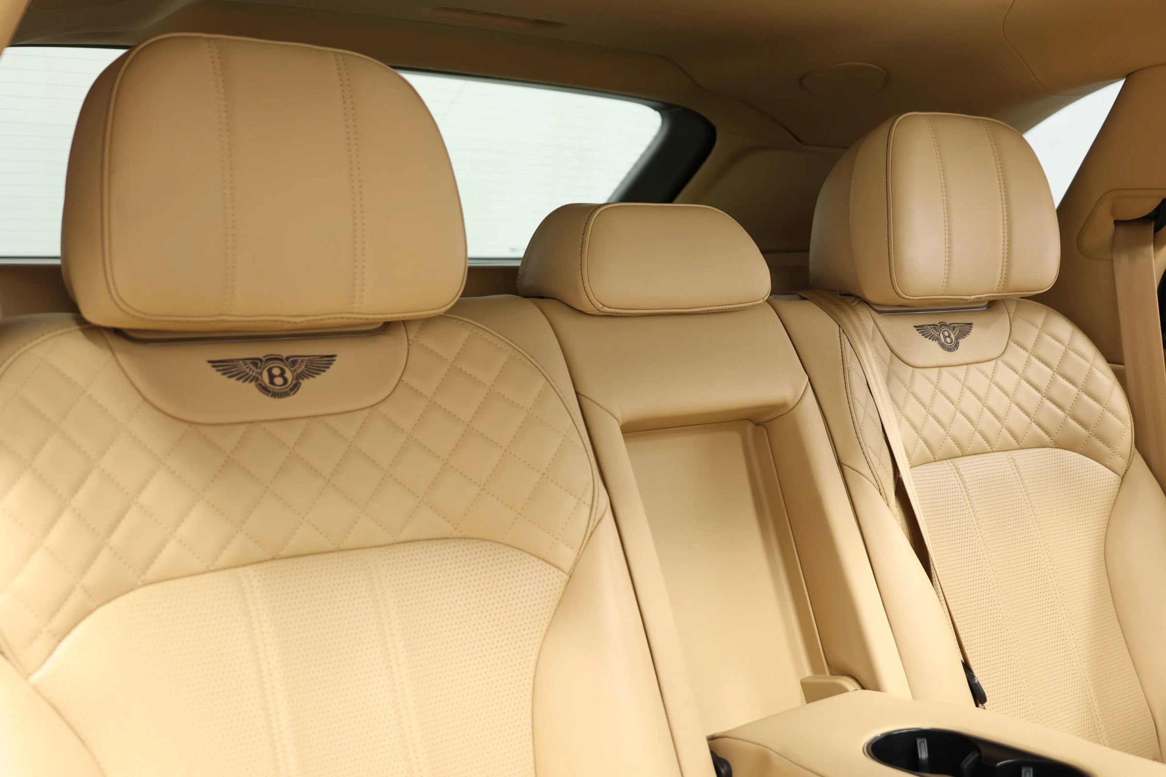 Used 2018 Bentley Bentayga AWD/4WD image 90