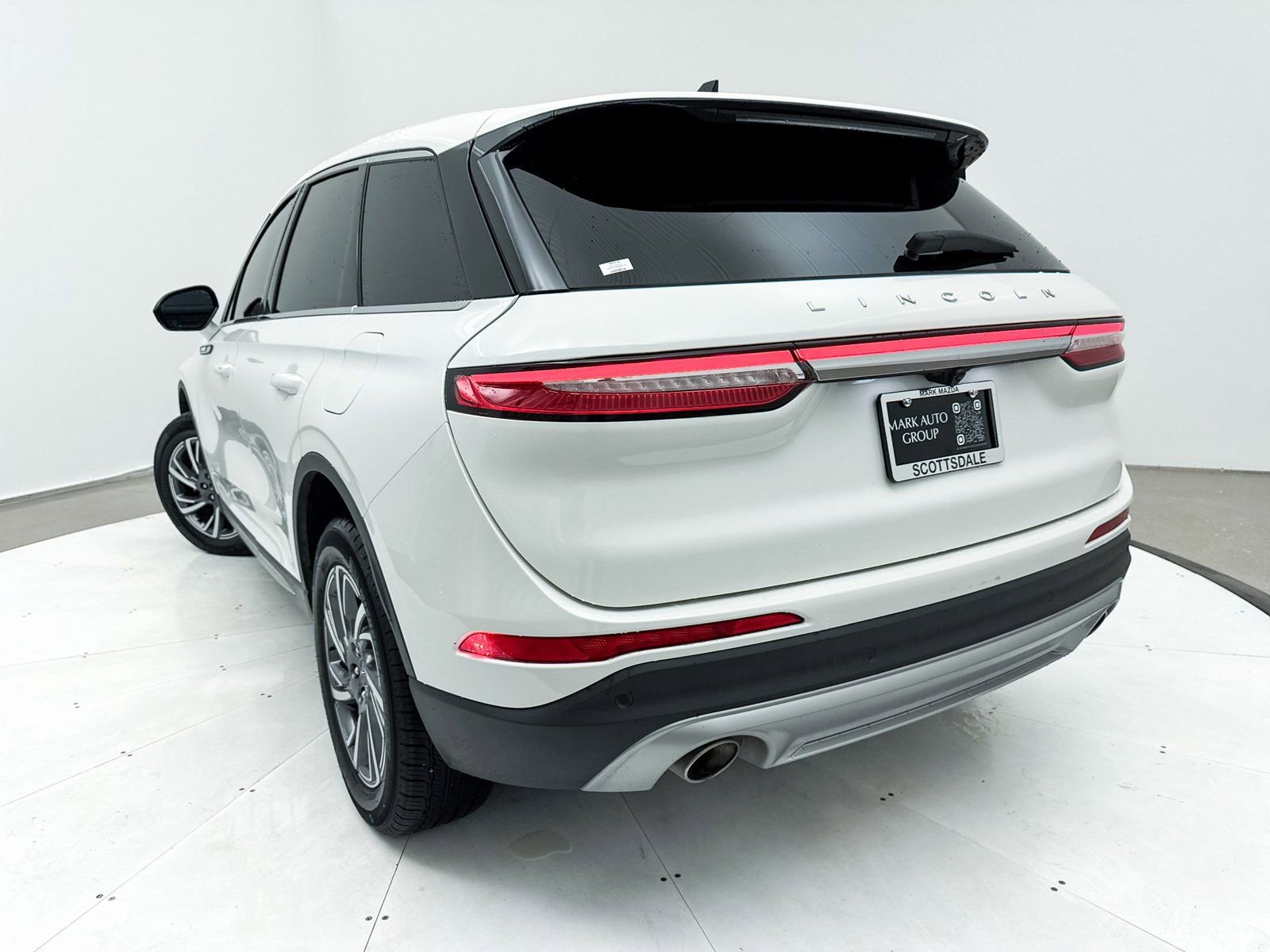 Used 2024 Lincoln Corsair FWD image 9