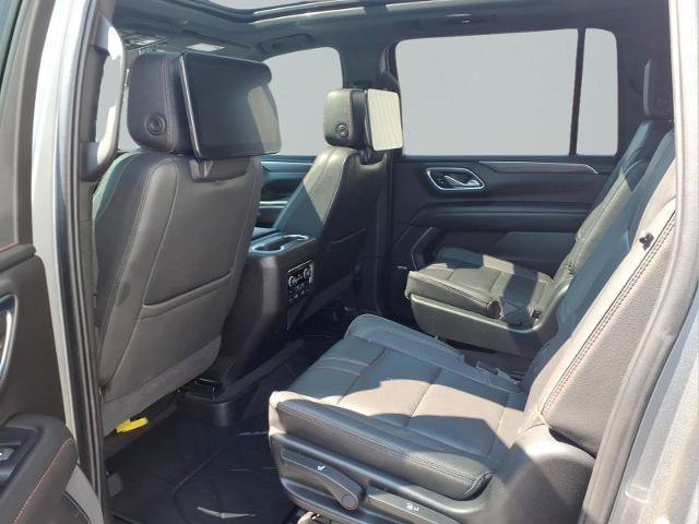 Used 2021 Chevrolet Suburban RST w/ Luxury Package AWD/4WD image 6