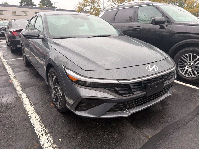 Certified 2025 Hyundai Elantra SEL FWD image 1