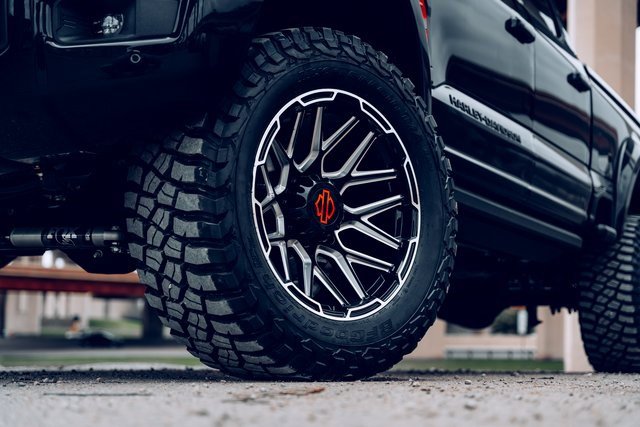 New 2026 Ford F250 Lariat w/ Black Appearance Package image 5