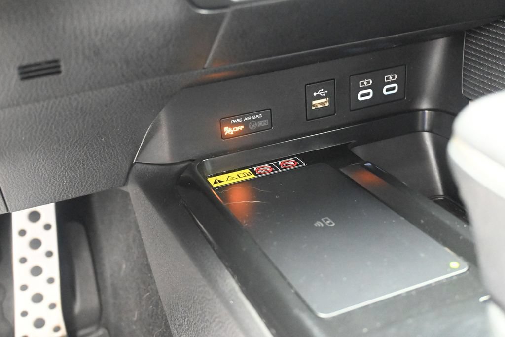 Used 2025 Toyota Camry SE w/ Multimedia Upgrade Package FWD image 28