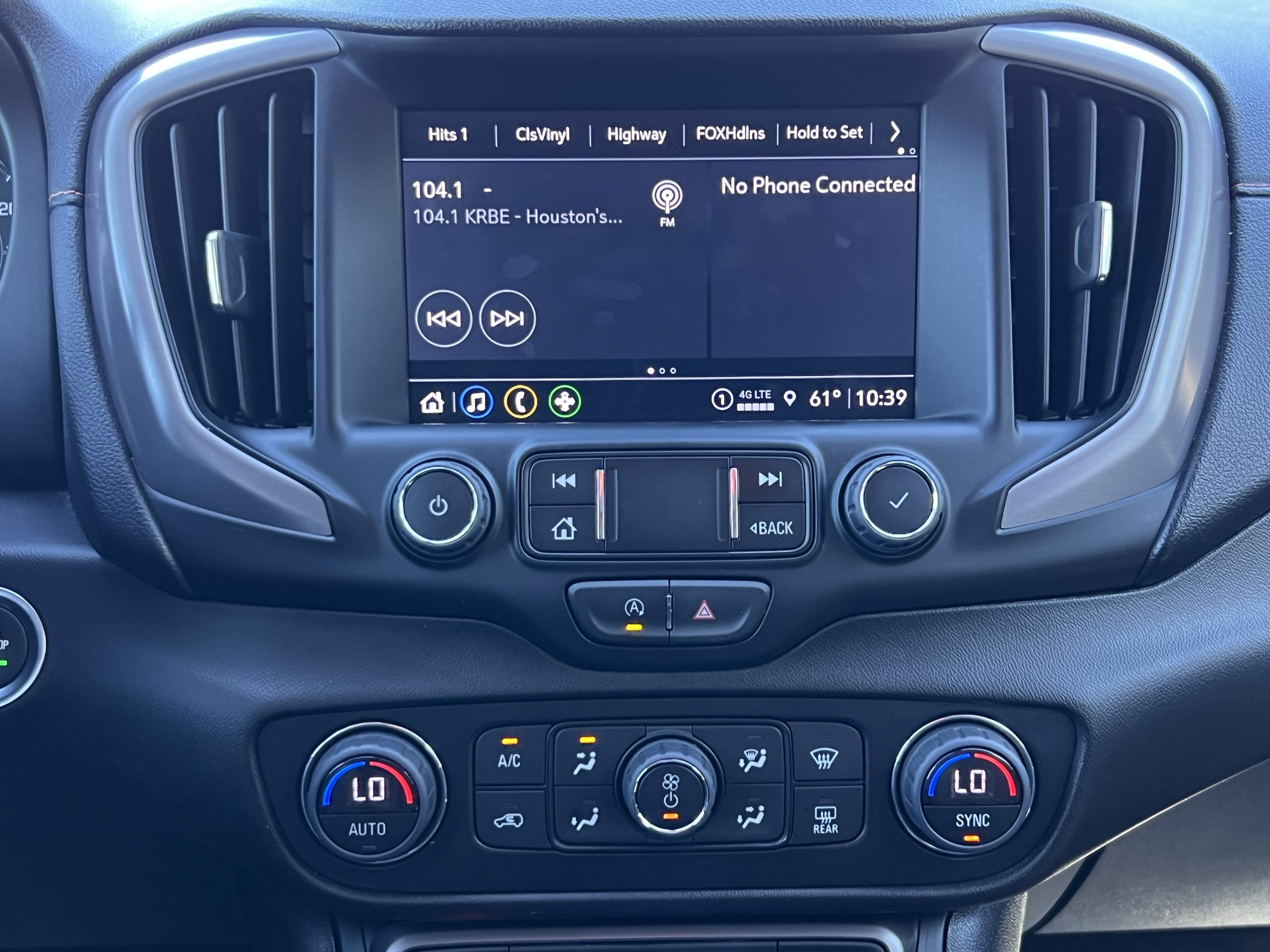 Used 2024 GMC Terrain AT4 image 18