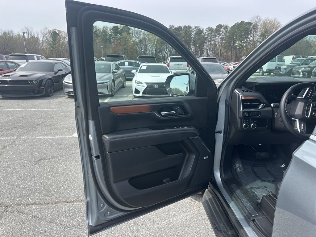 Used 2025 GMC Yukon Denali image 26