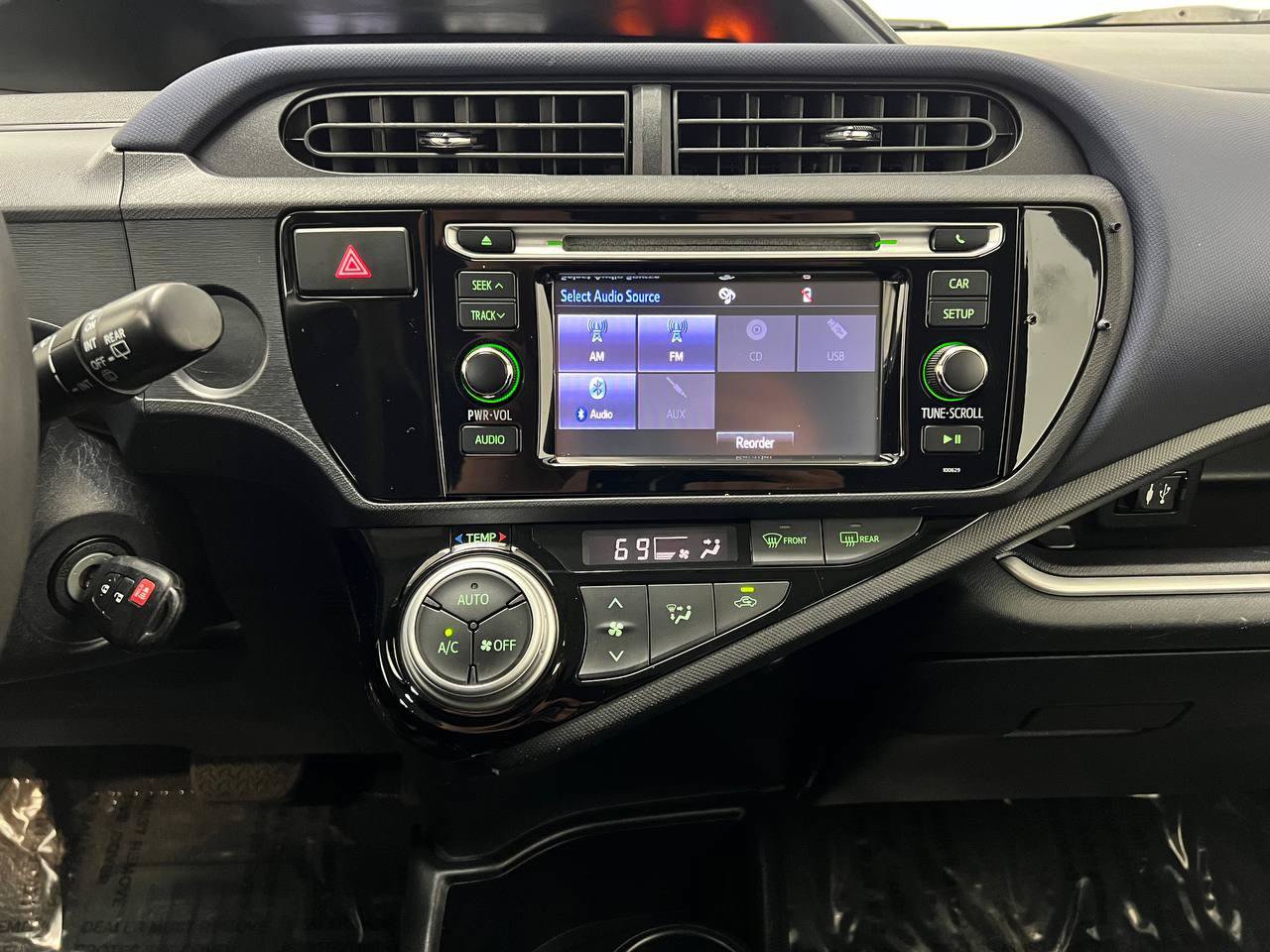 Used 2016 Toyota Prius C Two FWD image 17