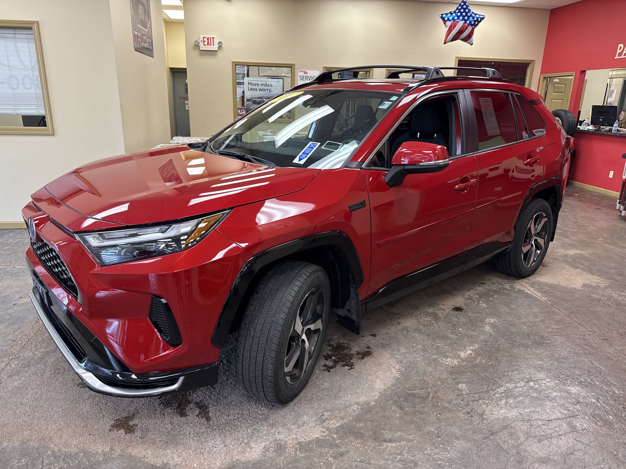 Used 2024 Toyota RAV4 SE w/ Weather & Moonroof Package AWD/4WD image 3