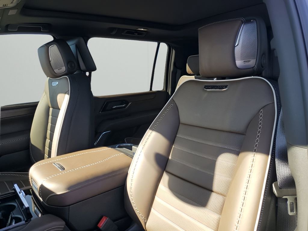 Used 2025 GMC Yukon XL Denali Ultimate image 32