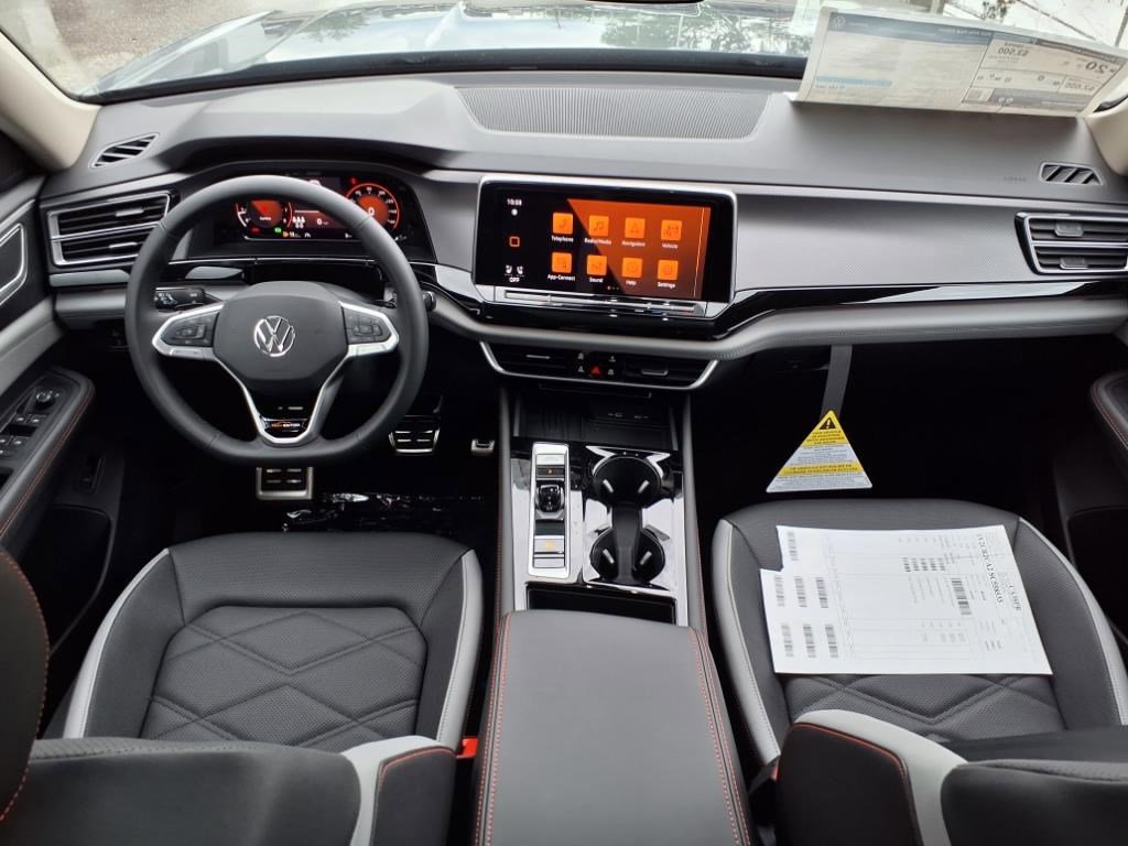 New 2025 Volkswagen Atlas Peak Edition SE image 9