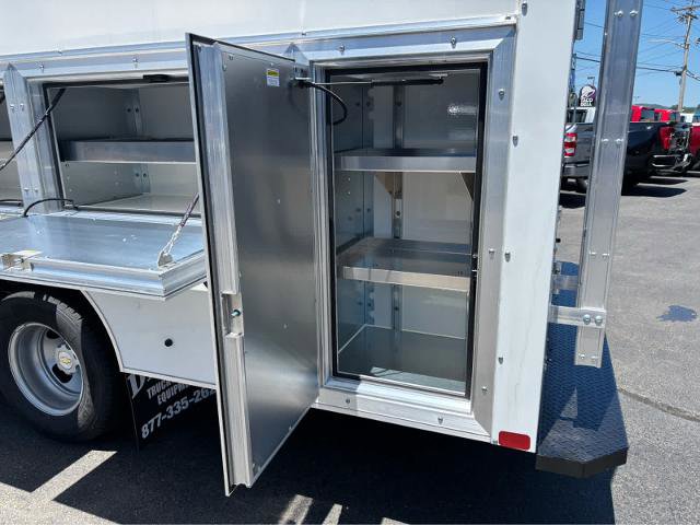 New 2025 Chevrolet Express 4500 w/ Power Convenience Package image 5