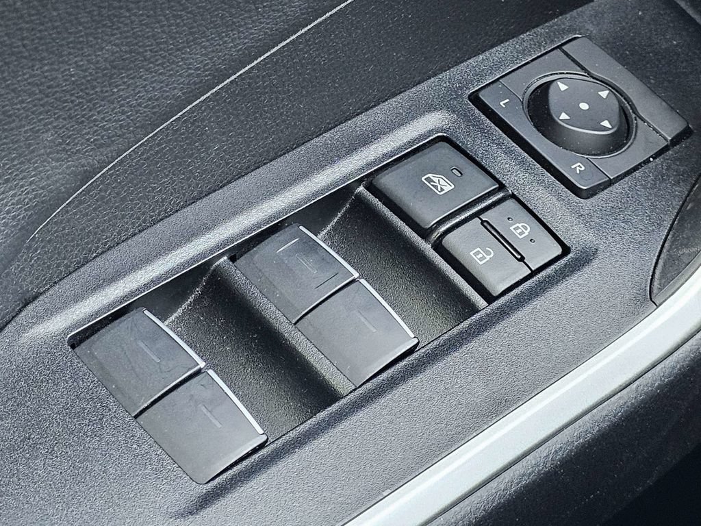 Used 2022 Toyota RAV4 Limited AWD/4WD image 25
