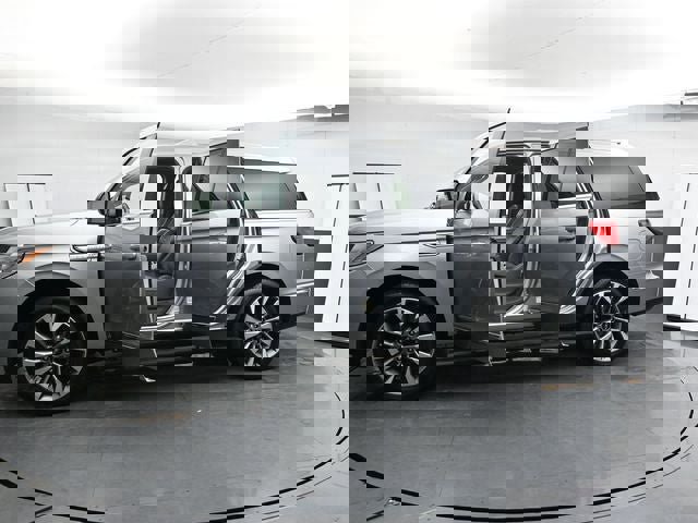 Used 2021 Lincoln Navigator Reserve AWD/4WD image 39