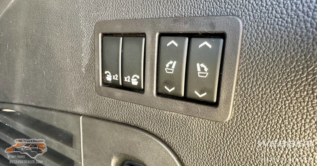 Used 2020 GMC Yukon Denali w/ Open Road Package image 30