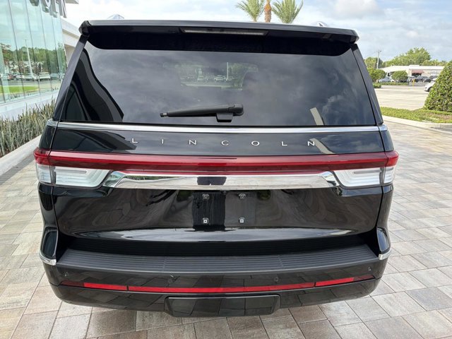 Certified 2023 Lincoln Navigator Reserve AWD/4WD image 3