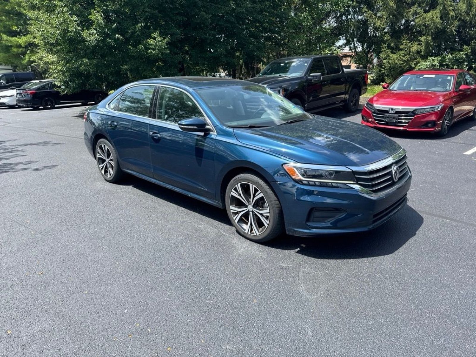 Used 2021 Volkswagen Passat 2.0T SE FWD image 3