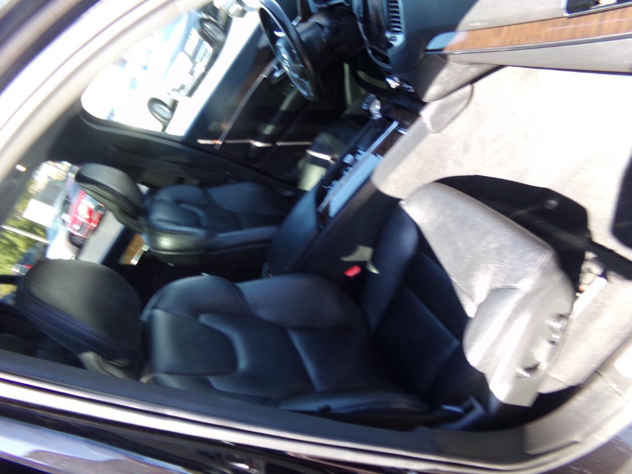 Used 2016 Volvo XC90 T6 Momentum w/ Momentum Plus Package image 31