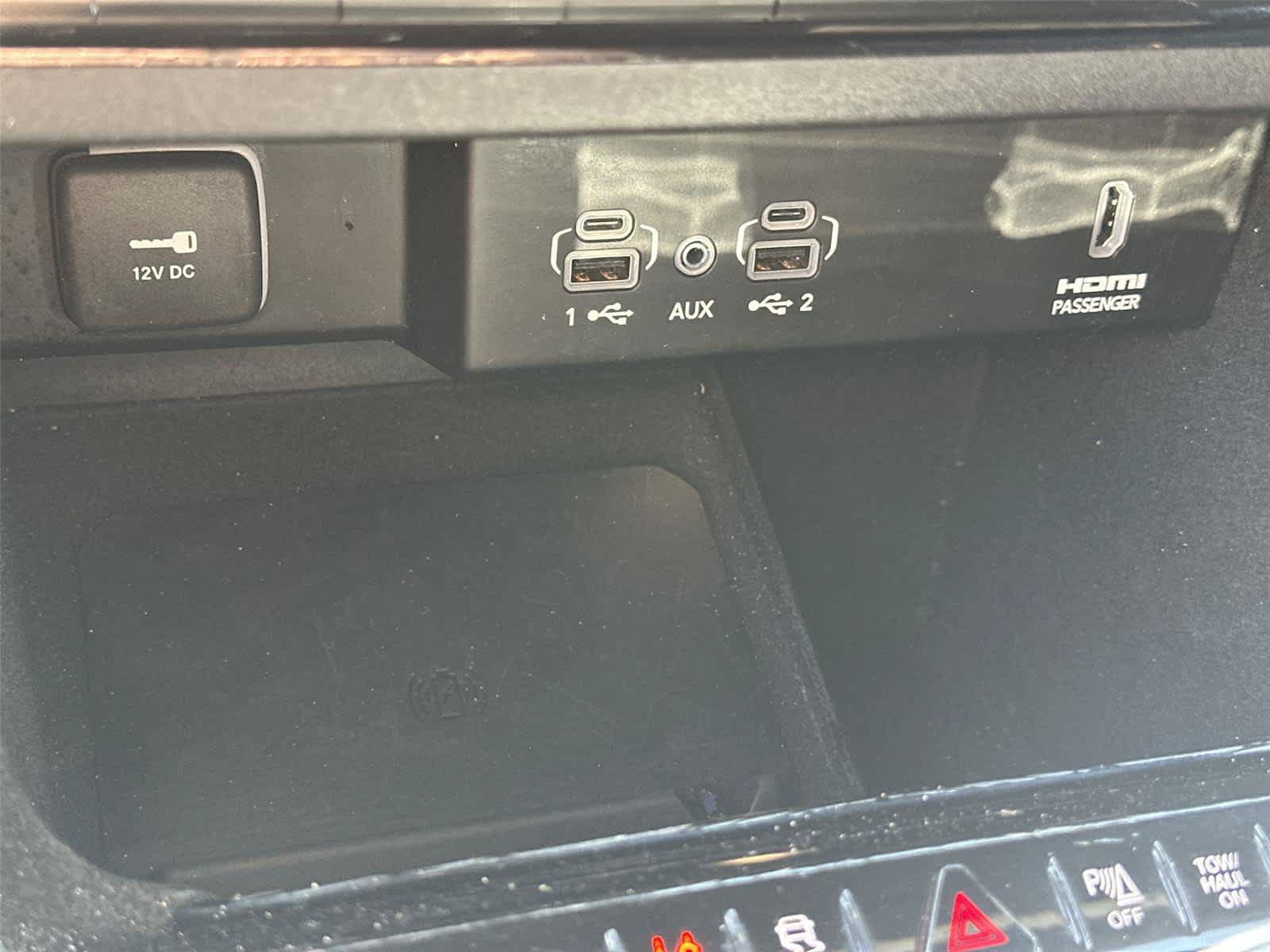 Used 2022 Jeep Wagoneer Series III AWD/4WD image 38