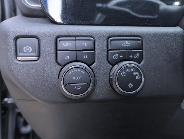 Used 2025 Chevrolet Silverado 1500 LT AWD/4WD image 29