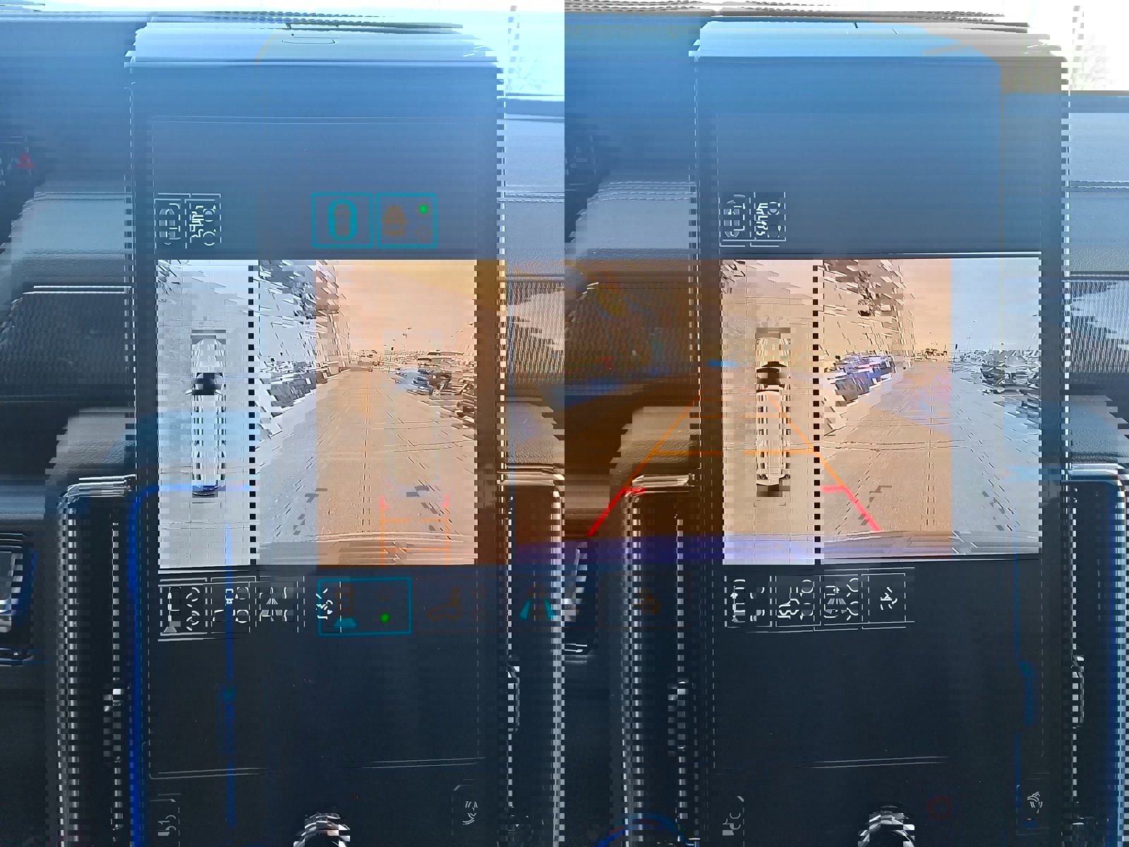 Used 2025 GMC Yukon Elevation image 11