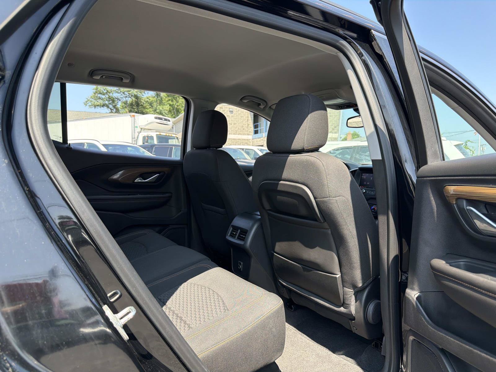 Used 2020 GMC Terrain SLE w/ Driver Convenience Package AWD/4WD image 15