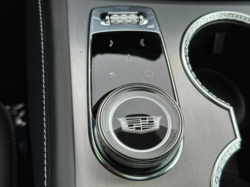 Used 2026 Cadillac Vistiq Sport image 31