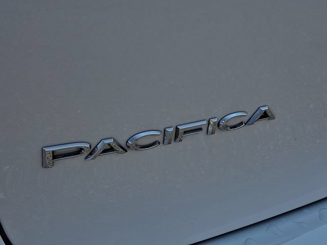 Used 2025 Chrysler Pacifica Select FWD image 29