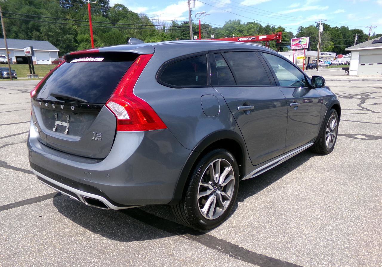 Used 2018 Volvo V60 T5 Cross Country AWD/4WD image 6