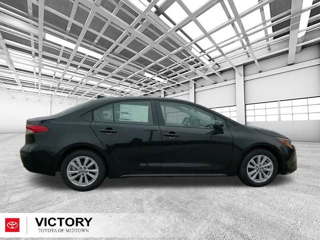 Used 2026 Toyota Corolla LE w/ LE Premium Package image 2