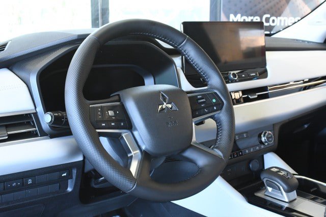 New 2026 Mitsubishi Outlander SEL AWD/4WD image 35