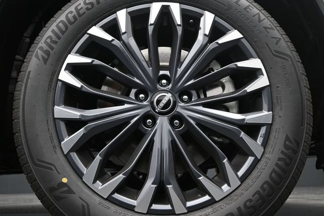 New 2026 Nissan Rogue Platinum w/ Tech Package AWD/4WD image 9