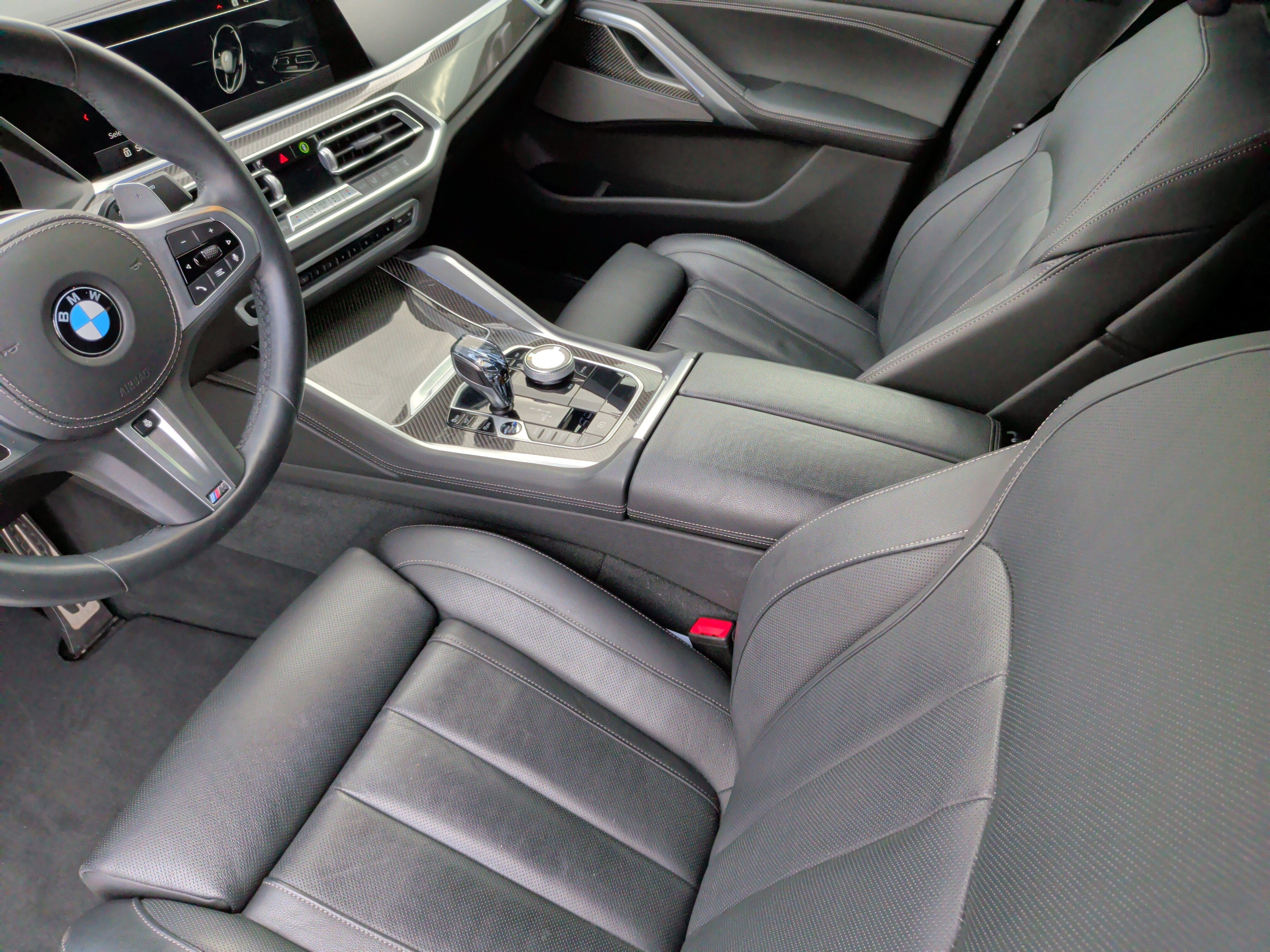 Used 2022 BMW X6 M50i w/ Executive Package image 17