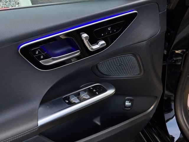 Used 2025 Mercedes-Benz C 300 4MATIC Sedan image 17