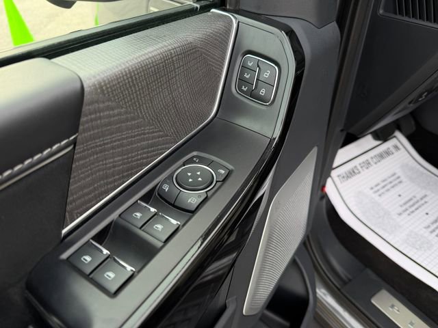 Used 2022 Ford F150 Lightning Platinum image 19