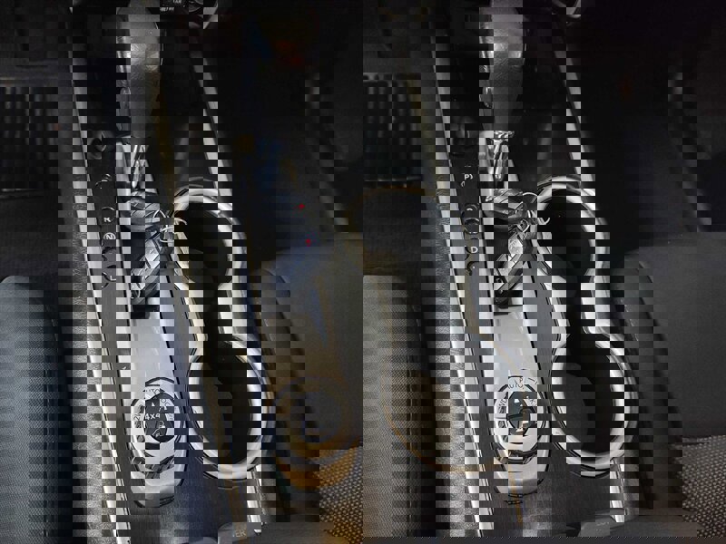 Used 2017 Nissan Pathfinder SV image 28